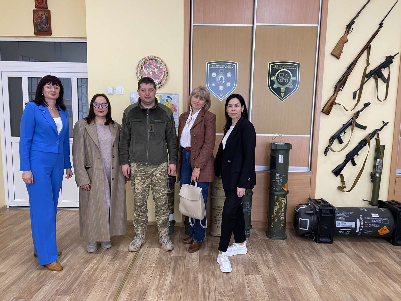 Біля сучасних атрибутів професійної підготовки курсантів